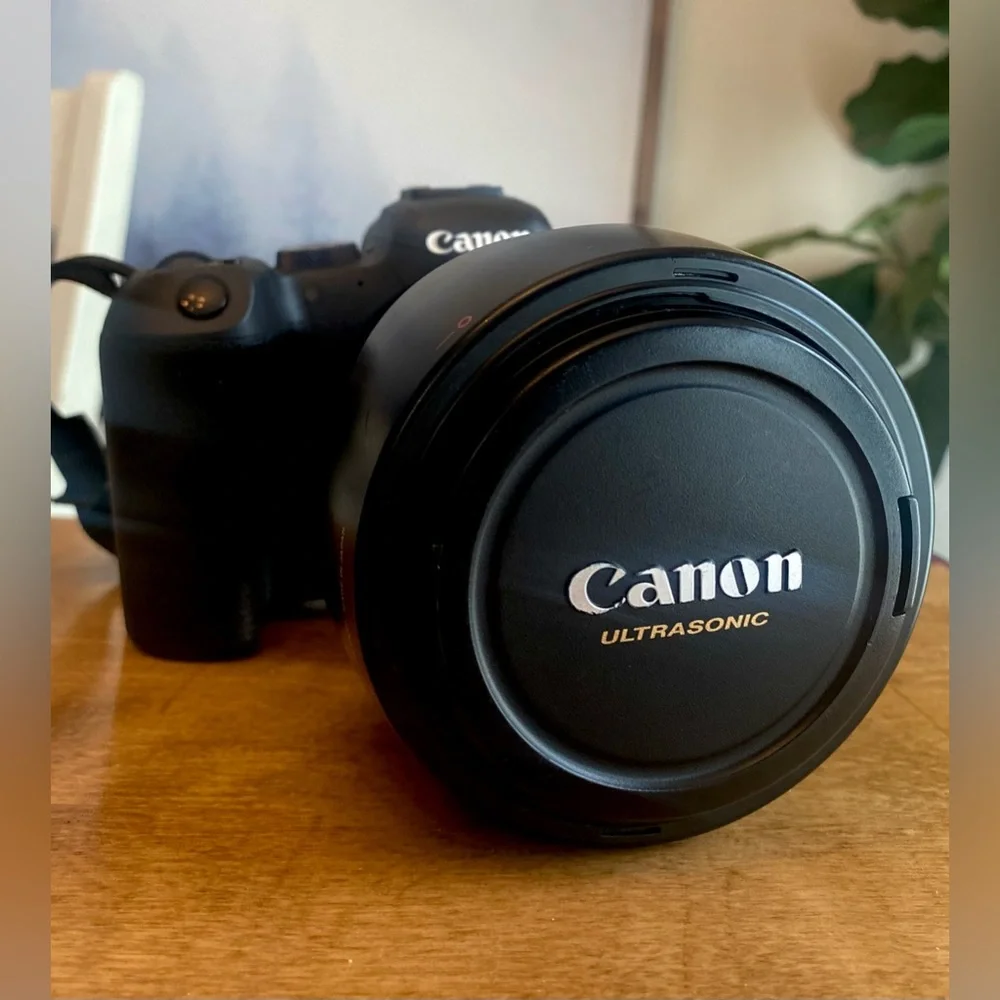 Canon EF 35mm lens 1.4 + EF to RF adapter